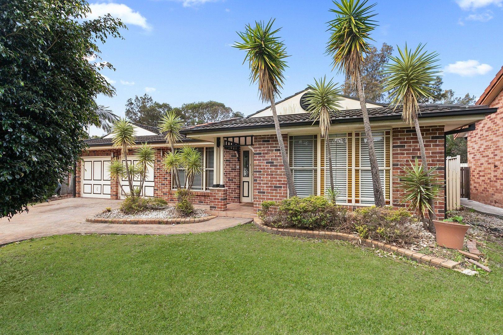 4 bedrooms House in 8 Ord Place ALBION PARK NSW, 2527