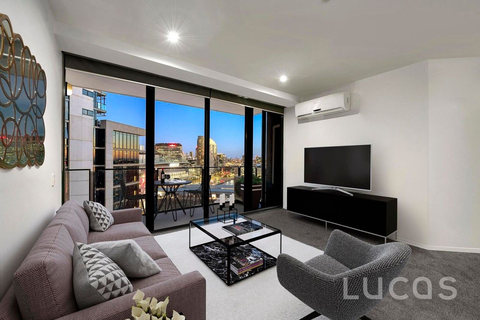 2 bedrooms Apartment / Unit / Flat in 1807/15 Caravel Lane DOCKLANDS VIC, 3008