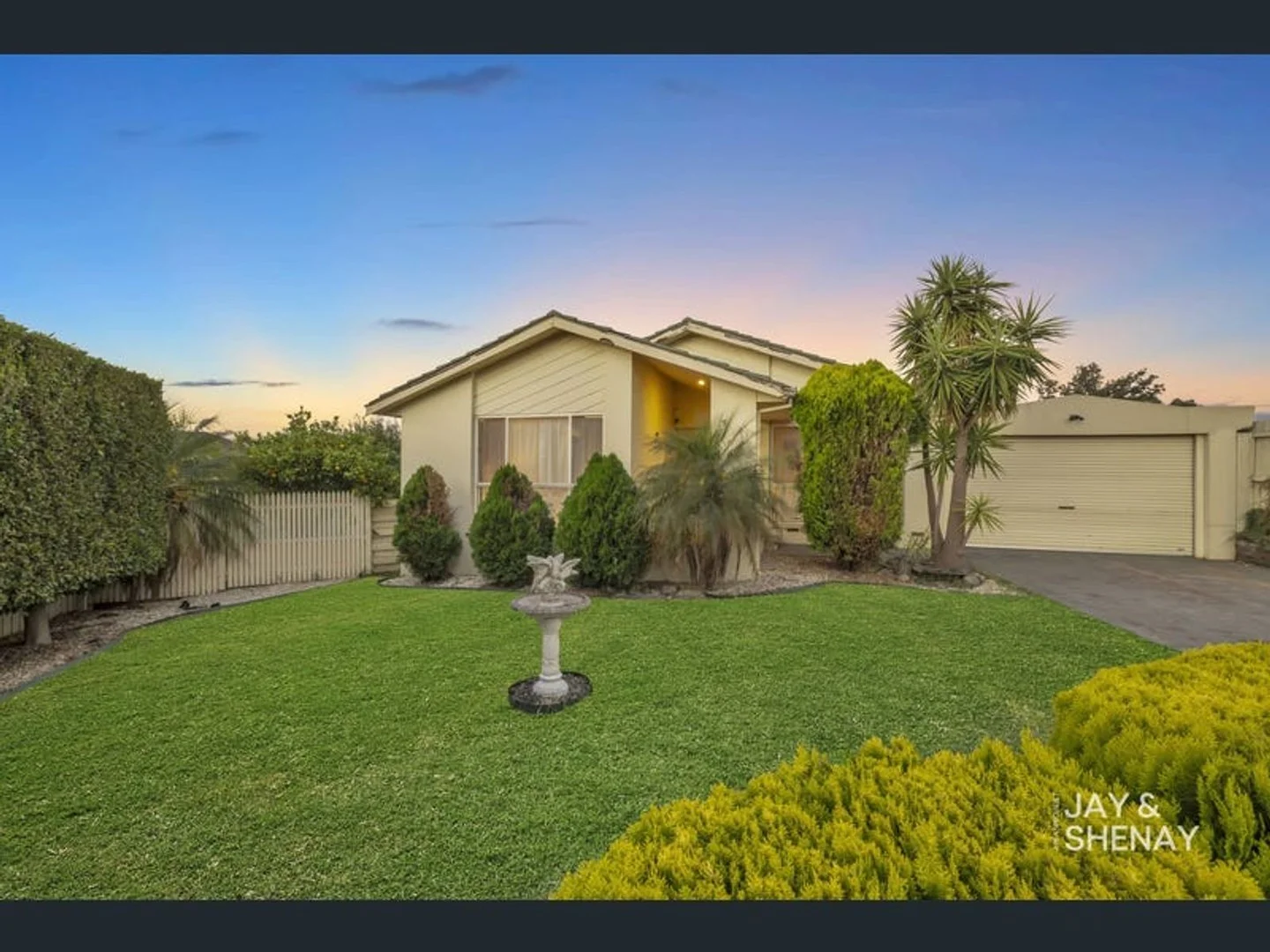 4 Harrow Place, Endeavour Hills VIC 3802