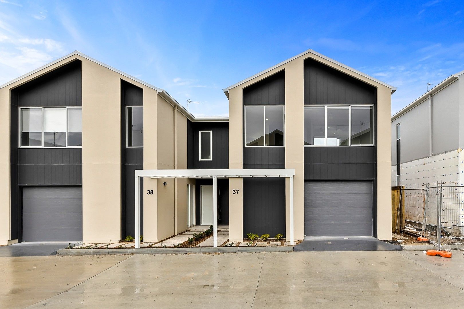 3 bedrooms House in 37/40 Gawthern Dr PIMPAMA QLD, 4209