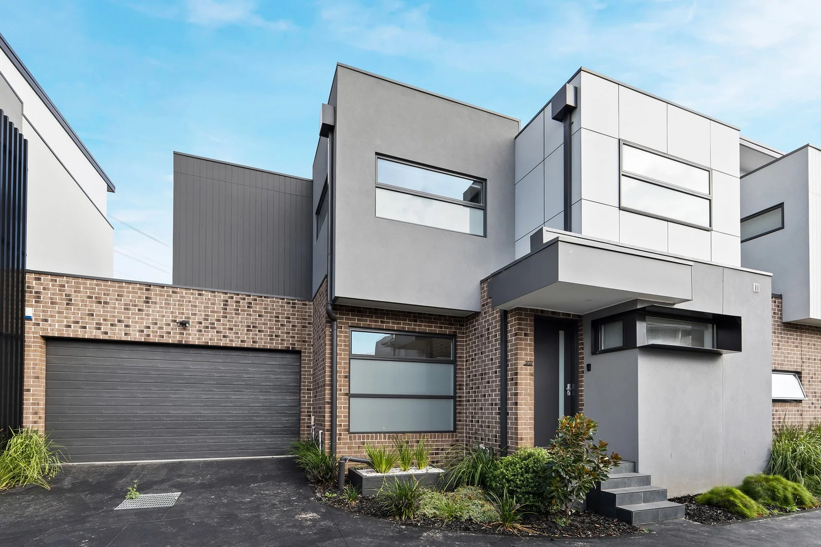 2/27 Emerald Street, Essendon West VIC 3040
