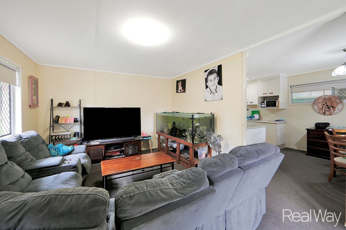 60 Avenell Street, Avenell Heights QLD 4670, Image 2