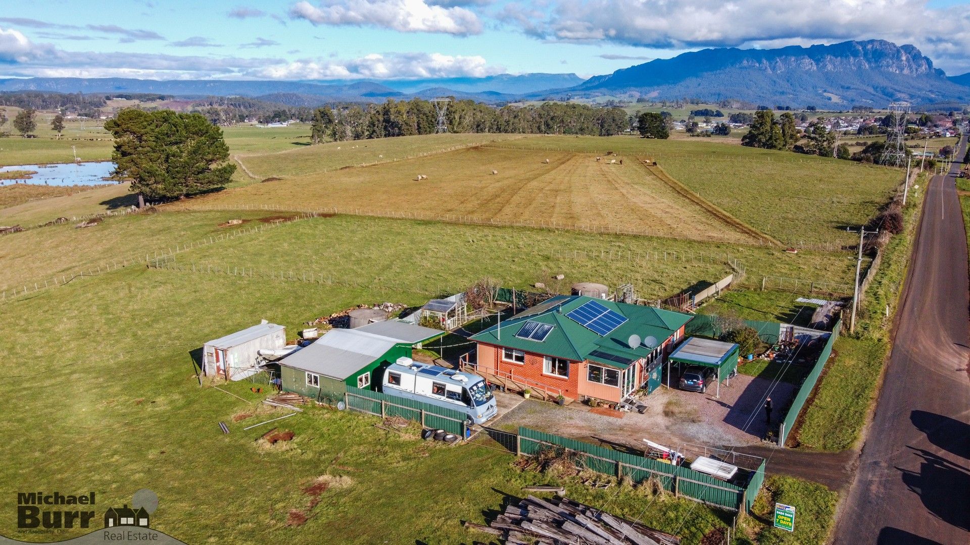 3 bedrooms House in 118 Nook Road SHEFFIELD TAS, 7306