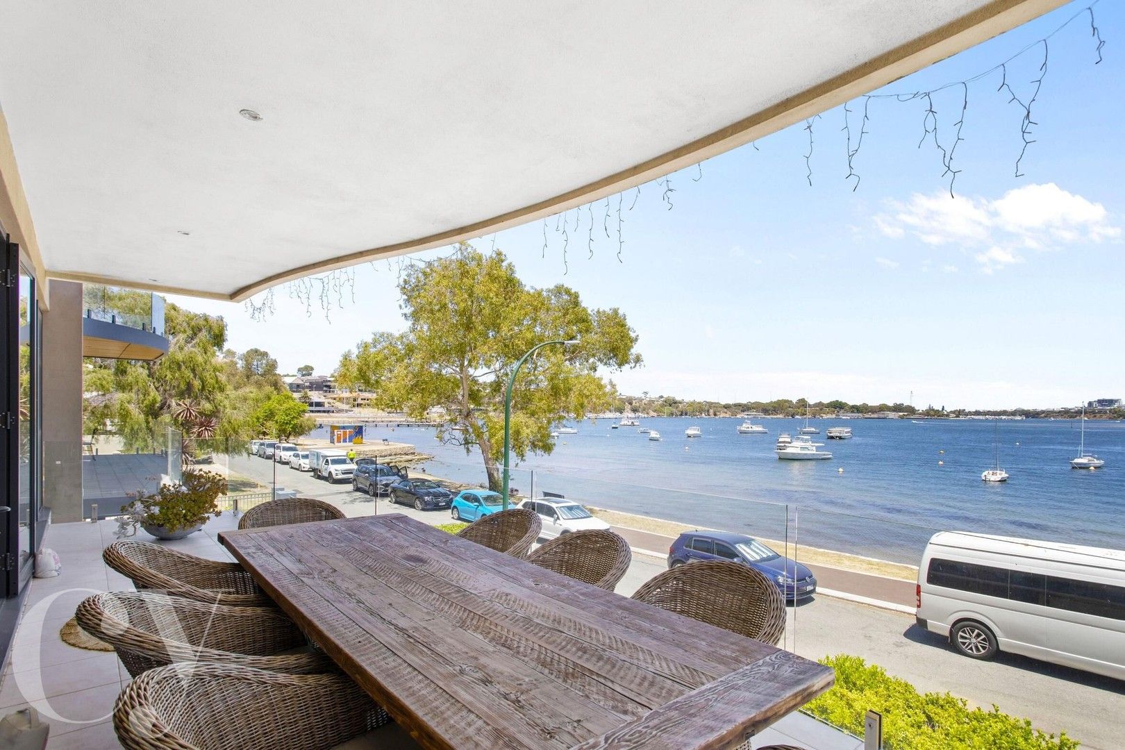 5 bedrooms House in 54 Blackwall Reach Parade BICTON WA, 6157