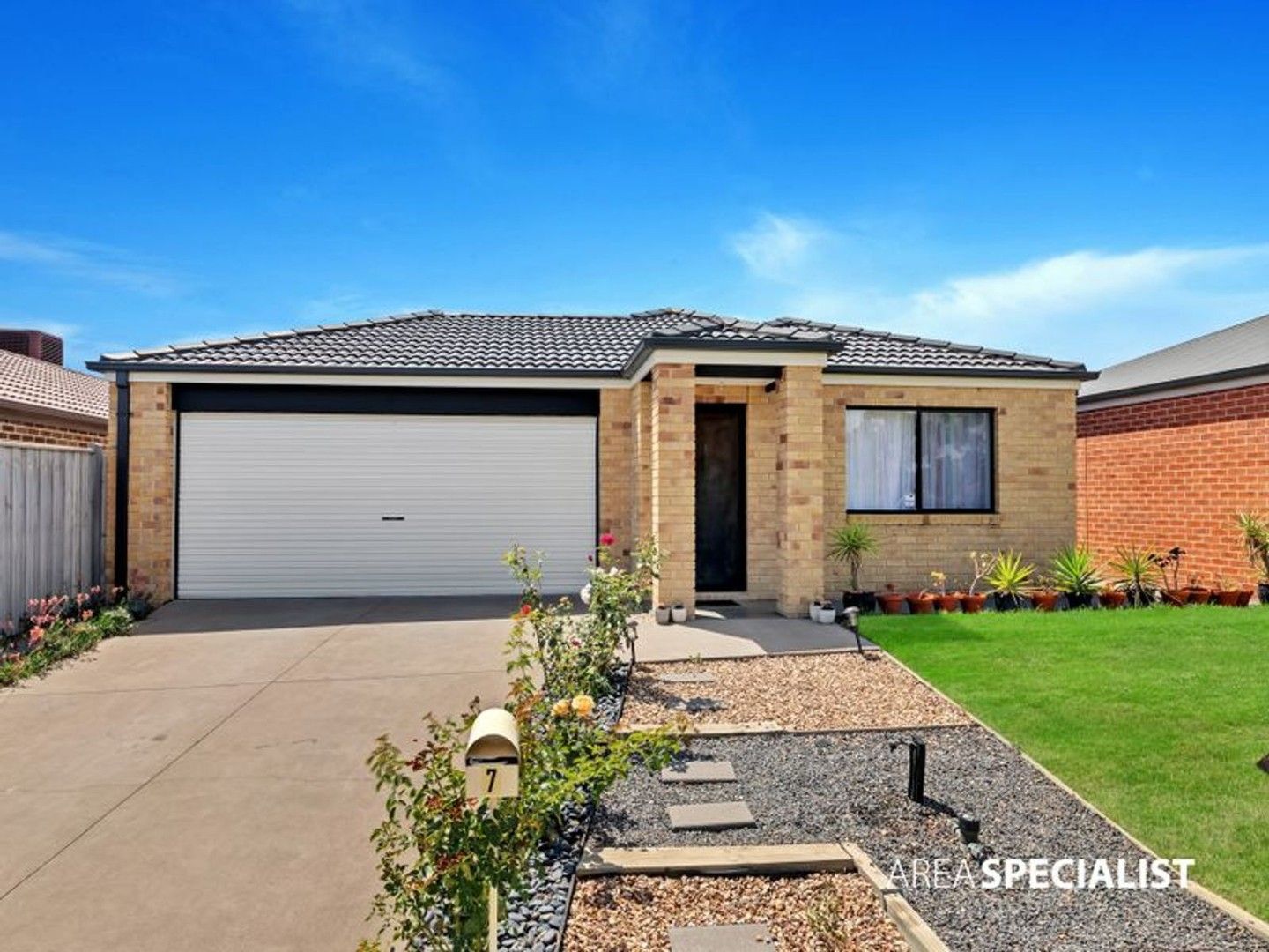 3 bedrooms House in 7 Mariposa Grove CRANBOURNE VIC, 3977