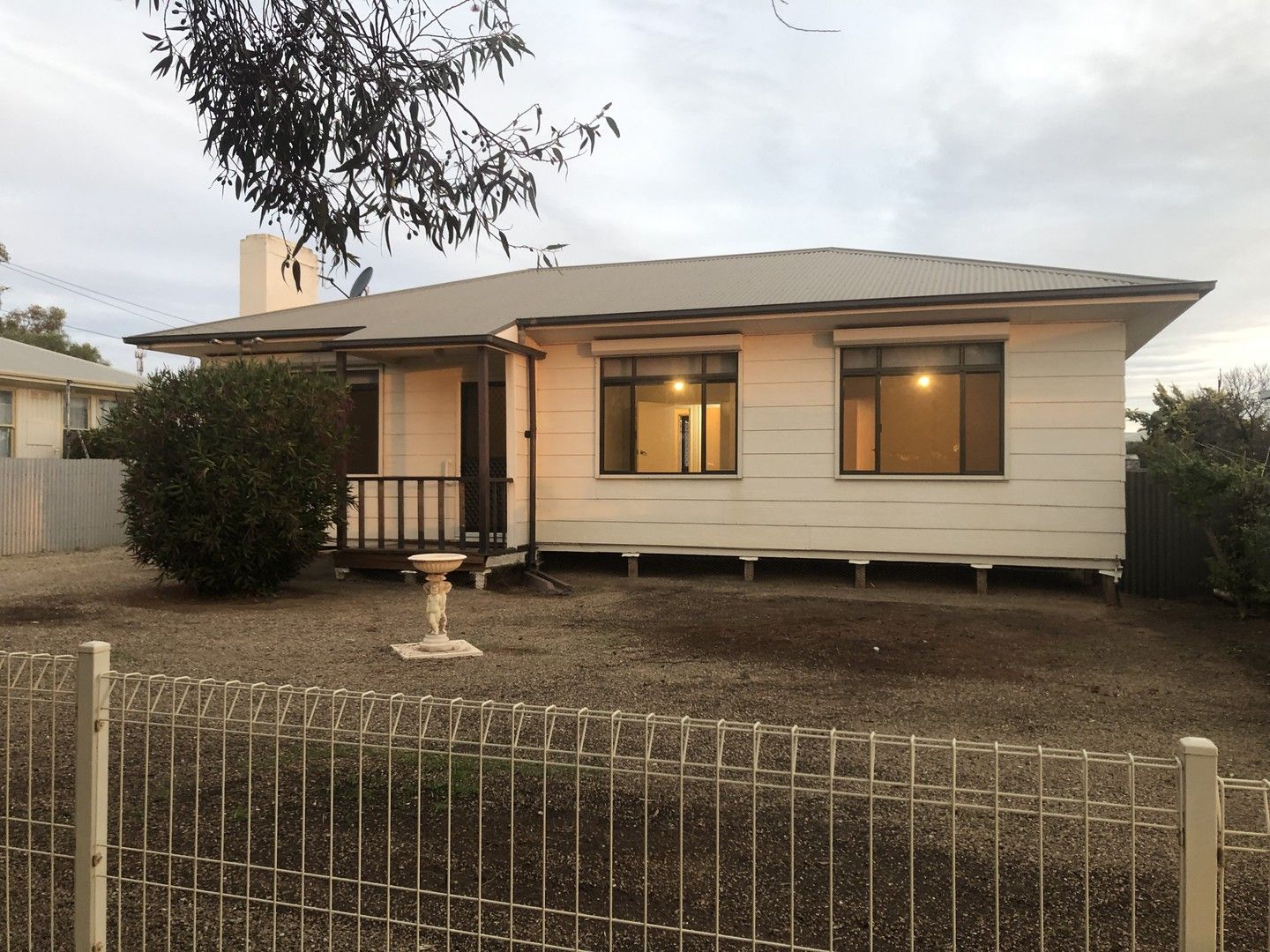 3 bedrooms House in 122 Queen St PETERBOROUGH SA, 5422