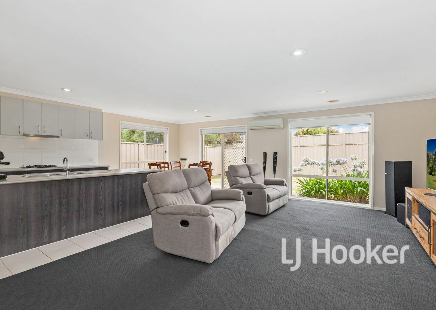 8 Firbank Place, Kilmore VIC 3764, Image 2