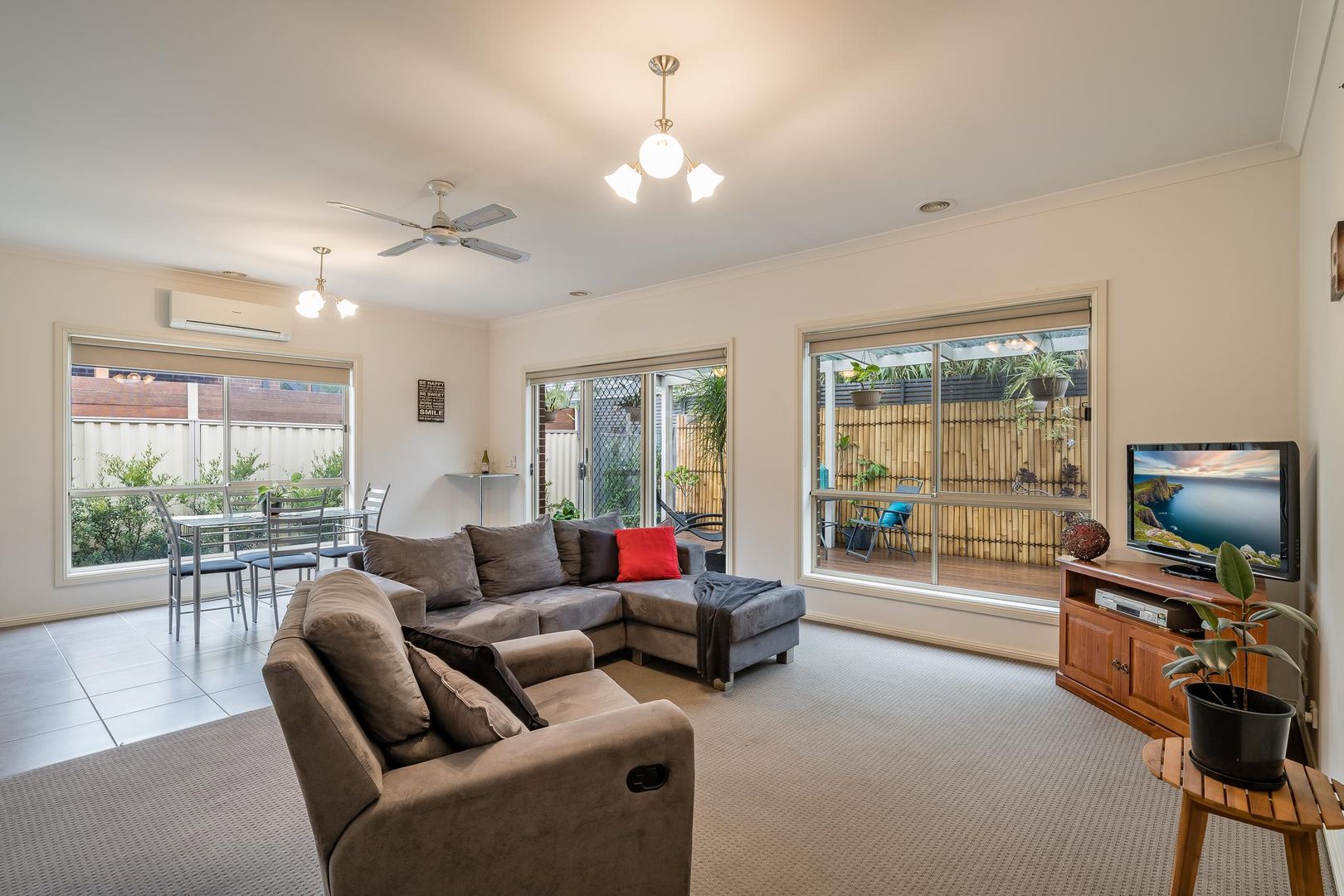 2/22 Seaforth Street, North Shore VIC 3214, Image 2