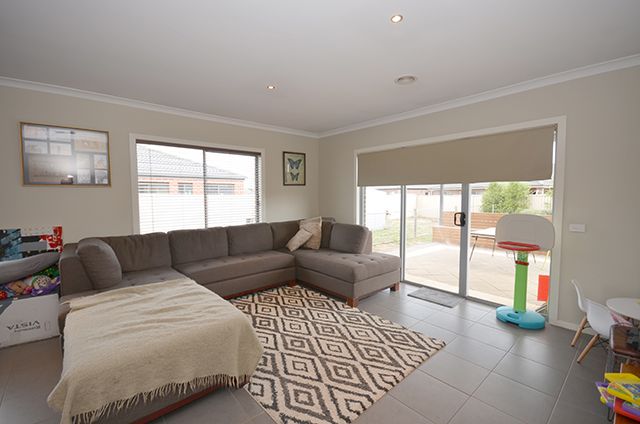 6 Grand Junction Drive, Miners Rest VIC 3352, Image 2