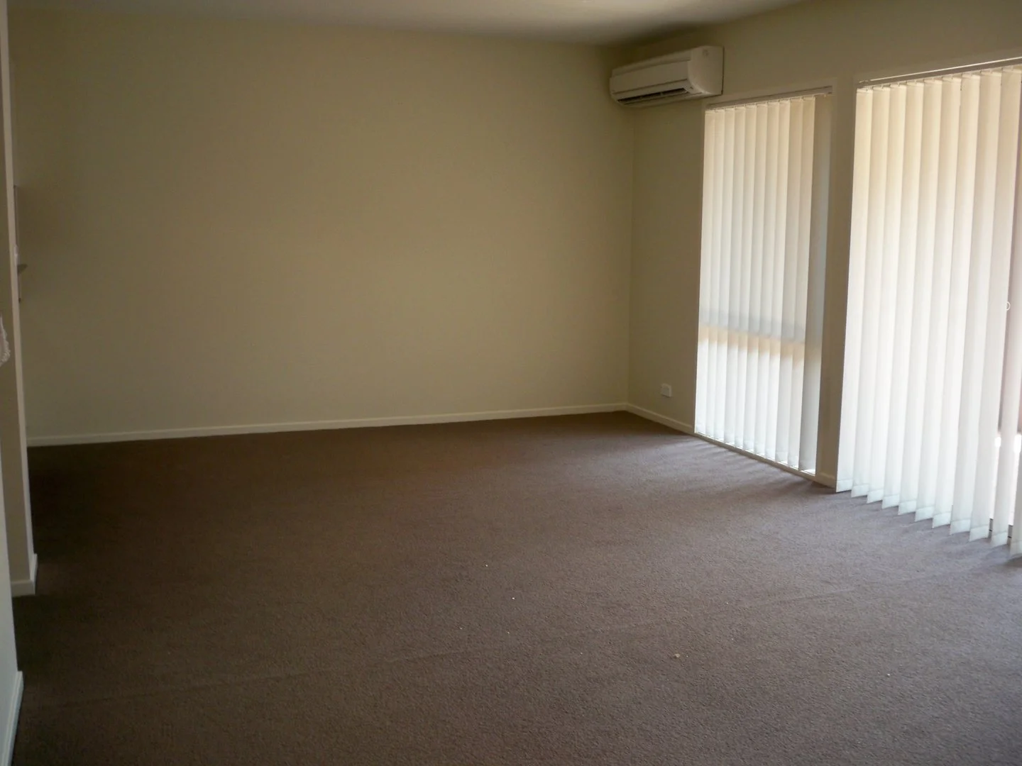 Additional image 4 of Holt ACT 2615