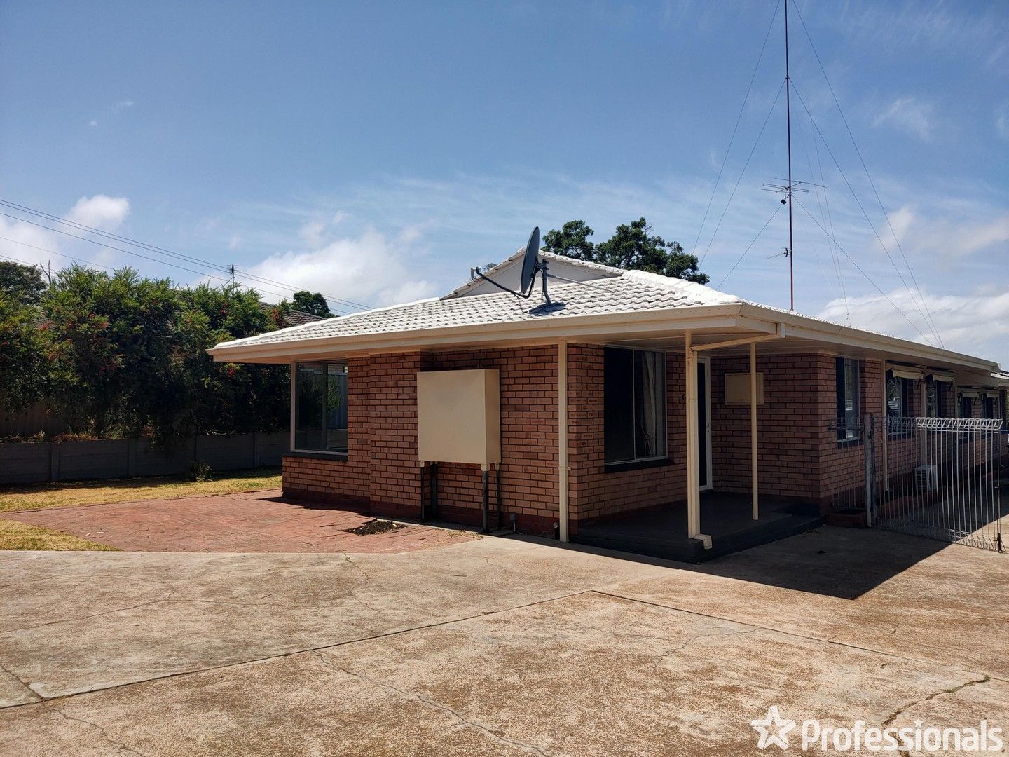 3 bedrooms Duplex in 20b Valentine Way AUSTRALIND WA, 6233