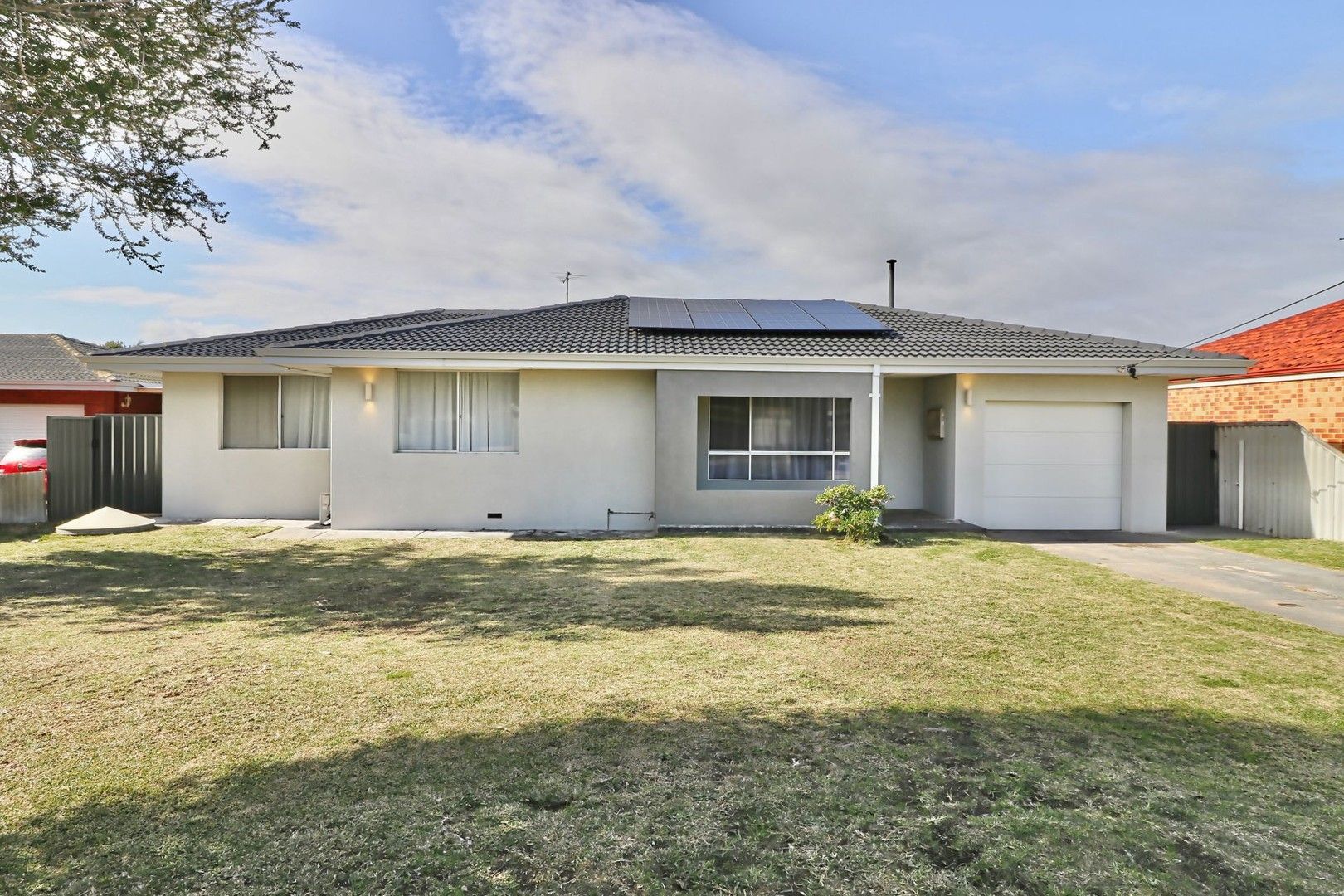 19 Waikiki Road, Safety Bay WA 6169, Image 0