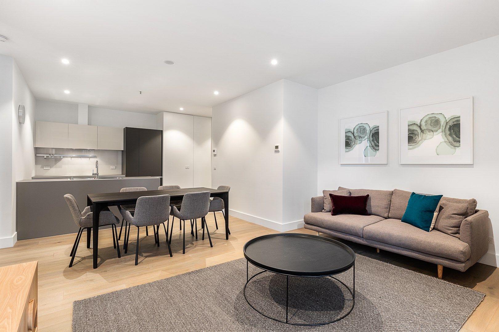 2 bedrooms Apartment / Unit / Flat in 1208/14 Queens Road MELBOURNE VIC, 3004