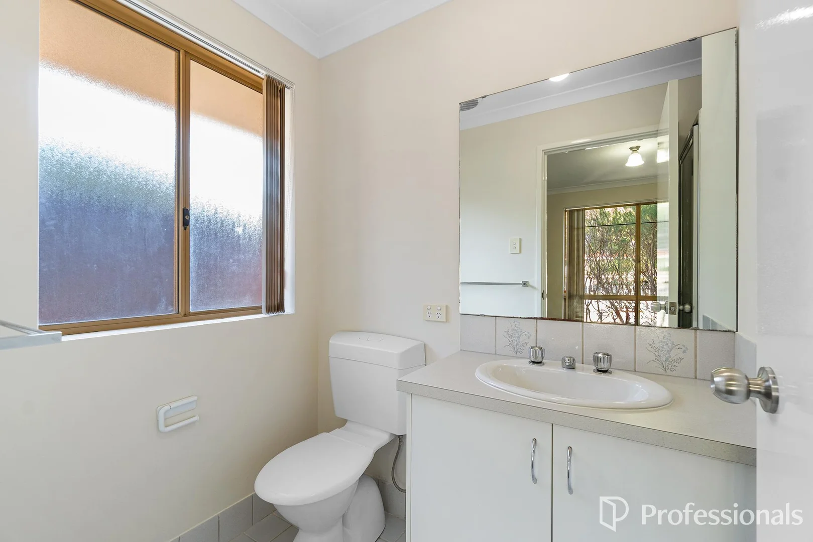 Additional image 10 of 142 Seville Drive, Seville Grove WA 6112