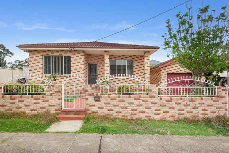 2 Warwick Road, Merrylands NSW 2160