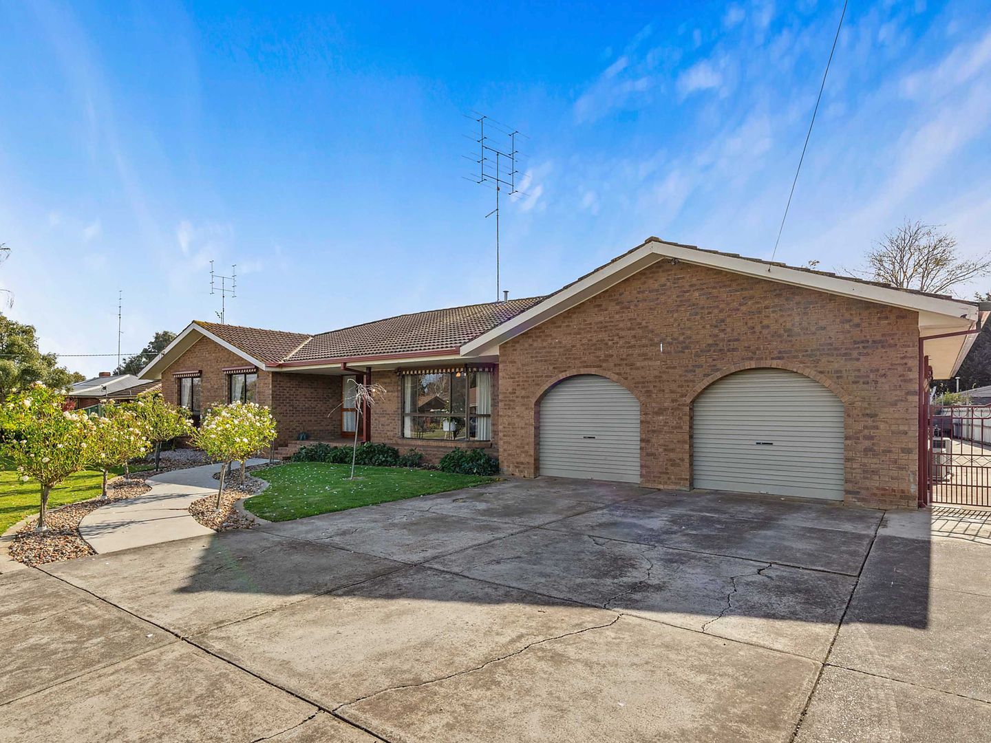 4 bedrooms House in 3 Meadow  Court DELACOMBE VIC, 3356