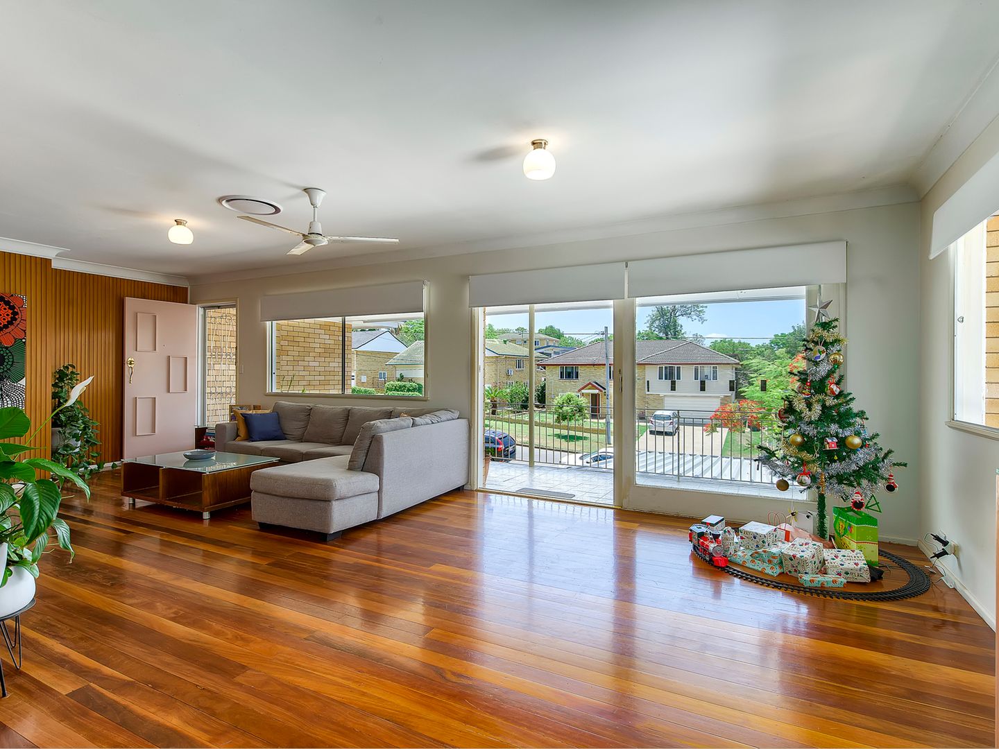 4 Caratel Street, Stafford Heights Property History & Address