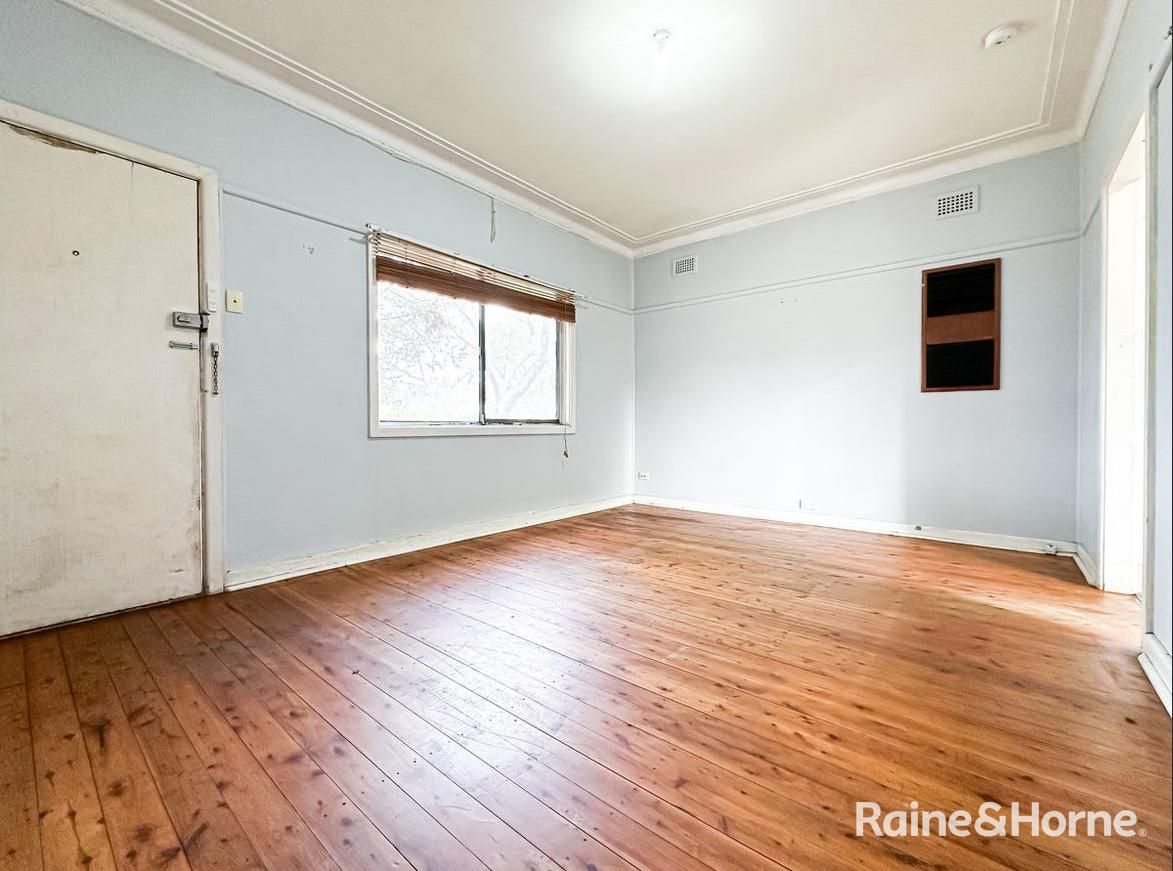 3 bedrooms House in 1/8 Kulgoa Street LEUMEAH NSW, 2560