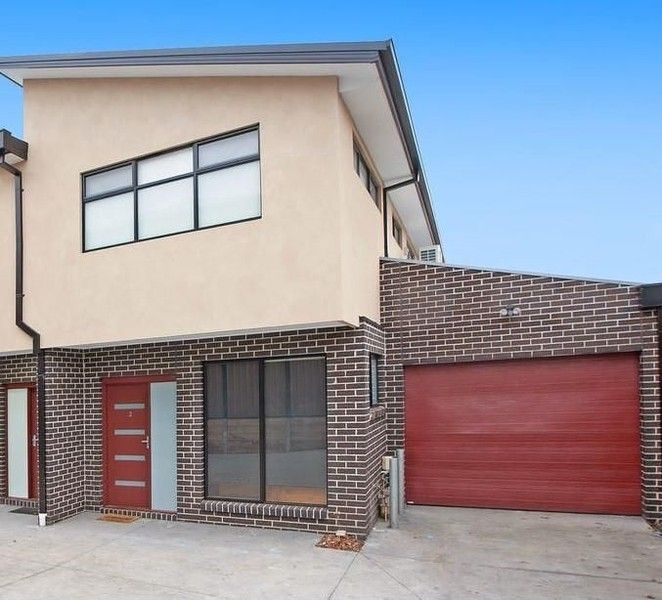 3 bedrooms Apartment / Unit / Flat in 2/5 Miranda Road RESERVOIR VIC, 3073