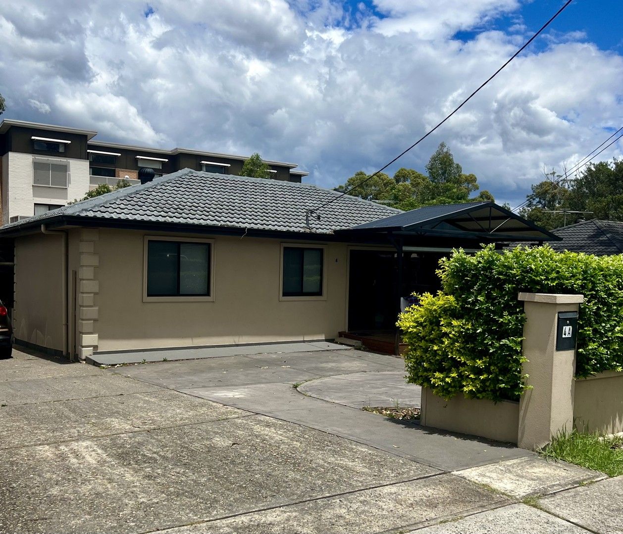 3 bedrooms House in 4 Hartog Avenue FAIRFIELD WEST NSW, 2165