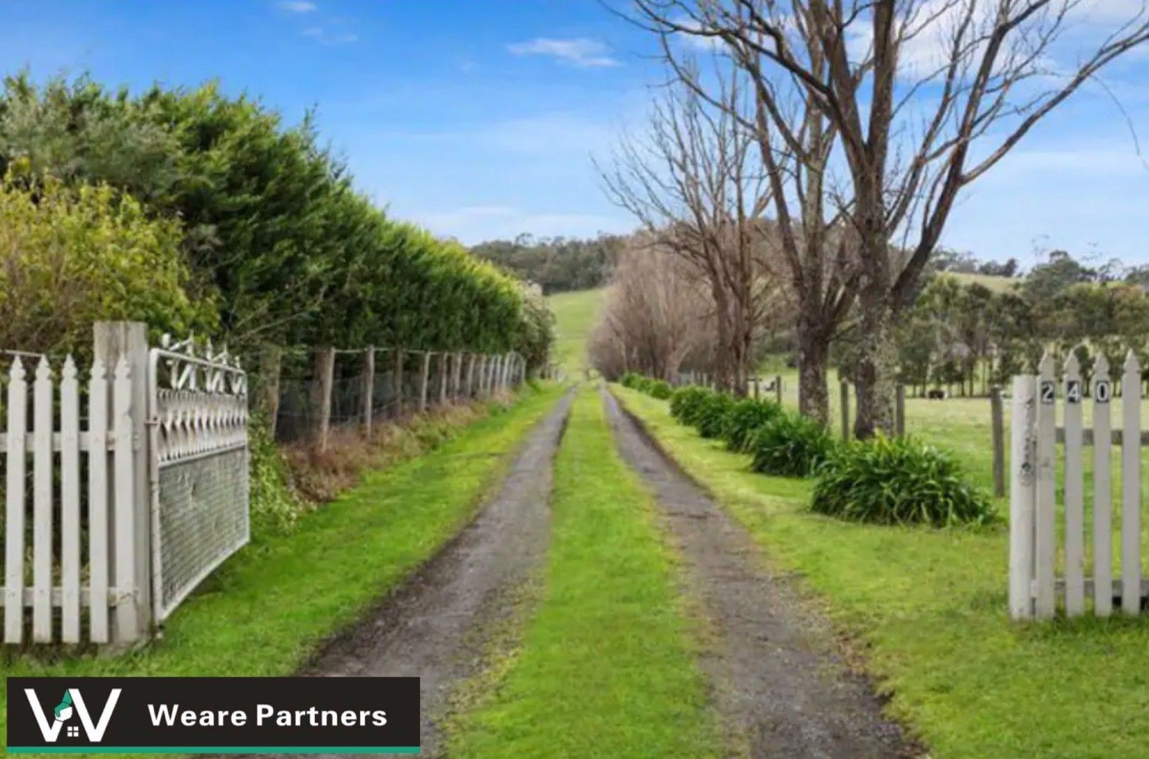 4 bedrooms Farm in 240 Pakenham Rd PAKENHAM VIC, 3810