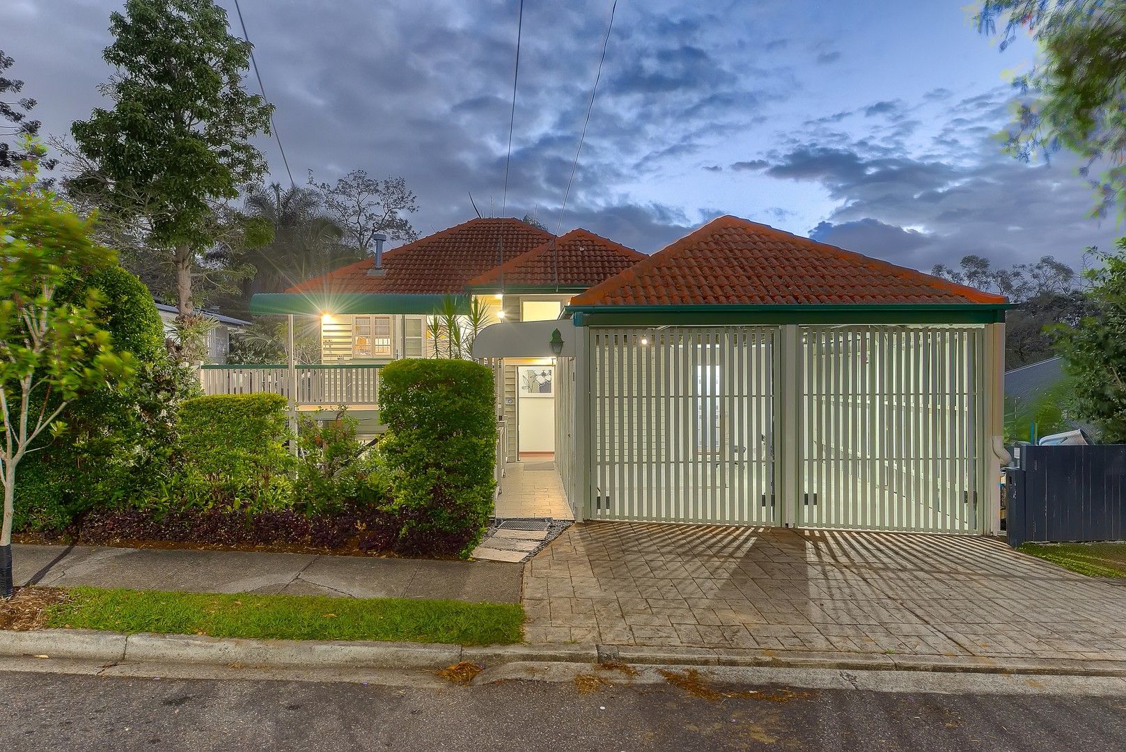 4 bedrooms House in 20 Glenrosa Road RED HILL QLD, 4059