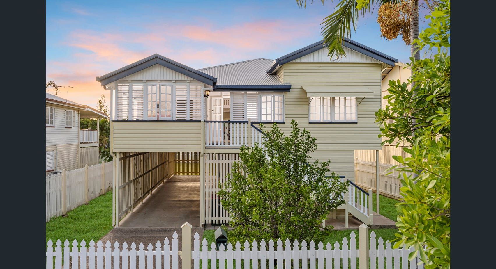 4 bedrooms House in 13 Park Lane HYDE PARK QLD, 4812