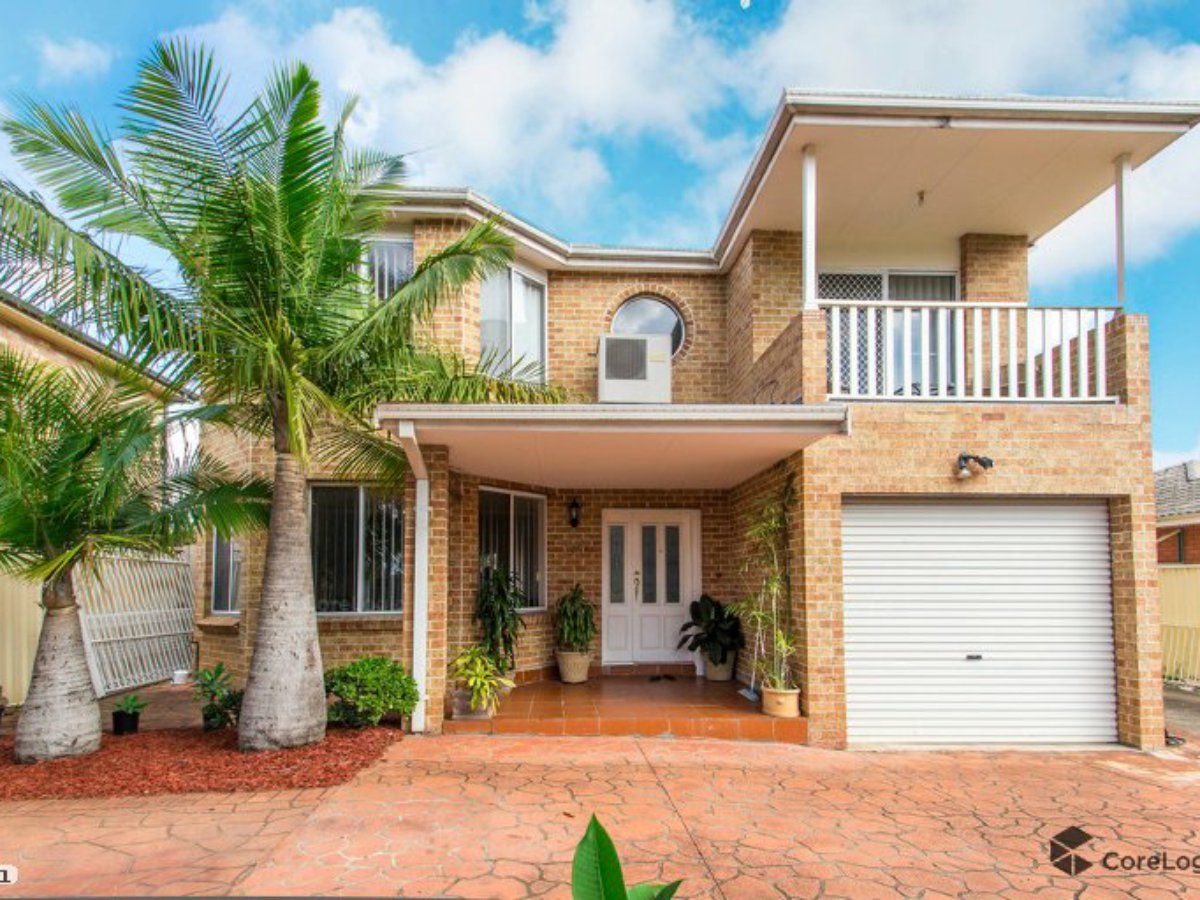 4 bedrooms House in 152A Hoxton Park Rd LURNEA NSW, 2170