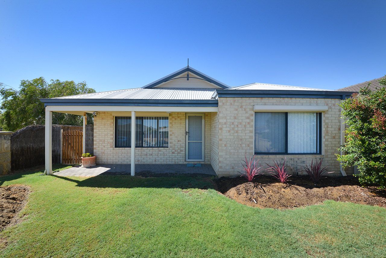 3 bedrooms House in 15 Moorlinch Street BUTLER WA, 6036
