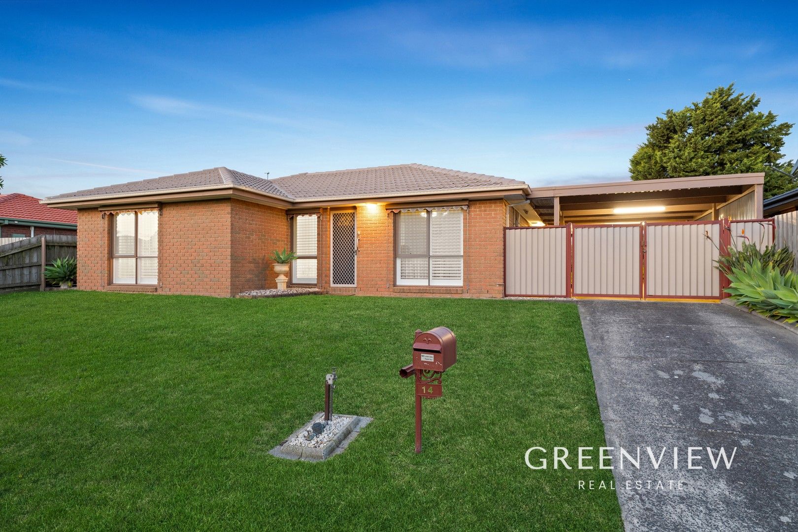 3 bedrooms House in 14 Maltravers Crescent CRANBOURNE NORTH VIC, 3977