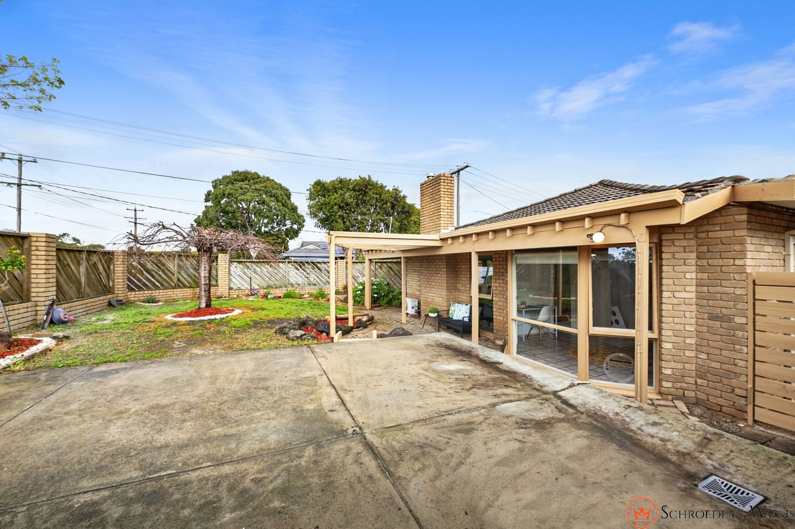 3 bedrooms House in 13 Roxburgh WANTIRNA VIC, 3152