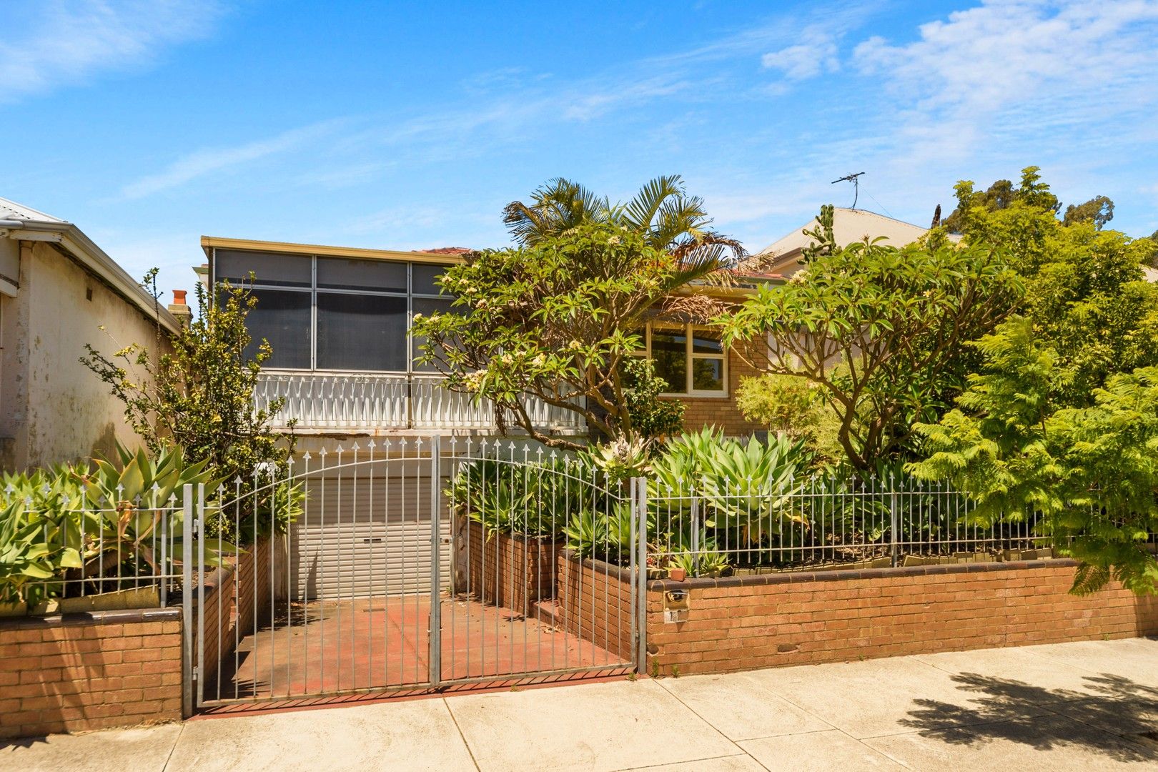 3 bedrooms House in 12 Hubble Street EAST FREMANTLE WA, 6158