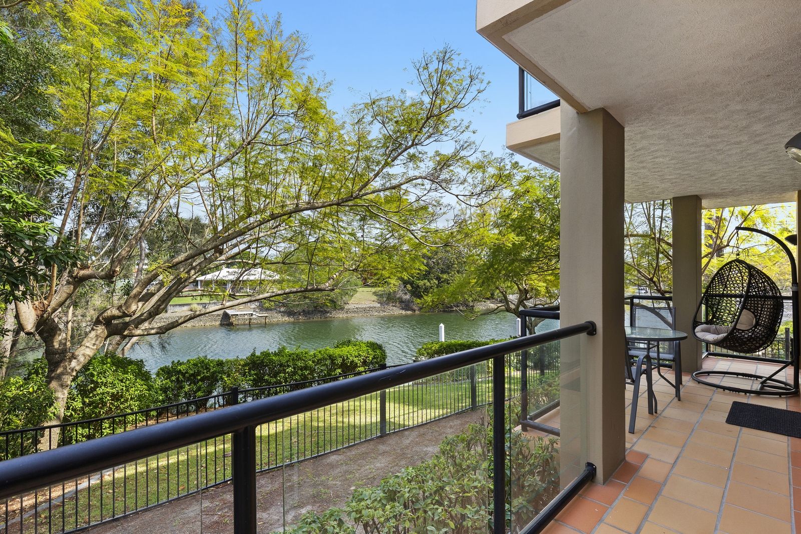 8/24 Slatyer Avenue, Bundall QLD 4217, Image 2