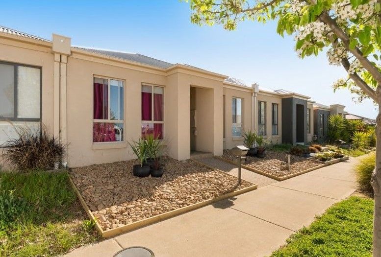 3 bedrooms Townhouse in 19 Kelliher Avenue WODONGA VIC, 3690