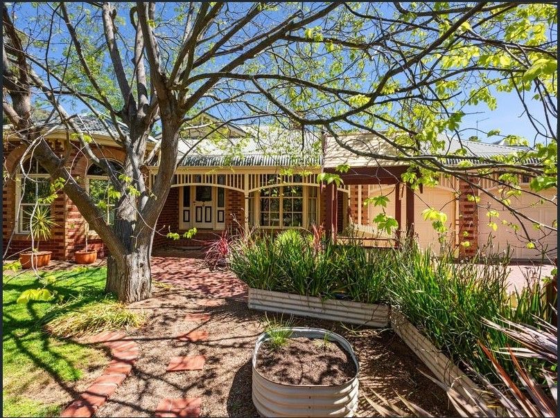 4 bedrooms House in 64 Canadian Bay Road MOUNT ELIZA VIC, 3930