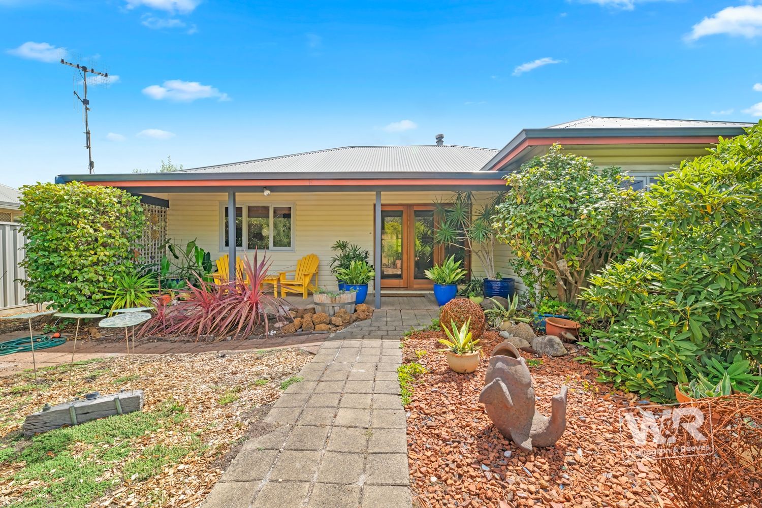 3 bedrooms House in 17 John Street MILPARA WA, 6330