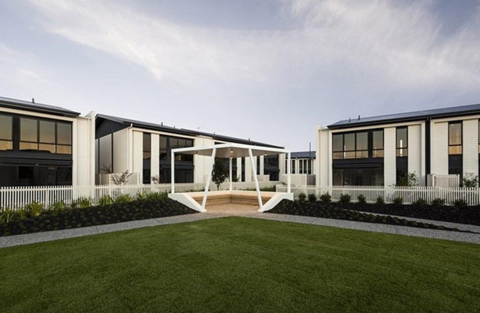 3 bedrooms Townhouse in 1 Ancora Crescent HOPE ISLAND QLD, 4212