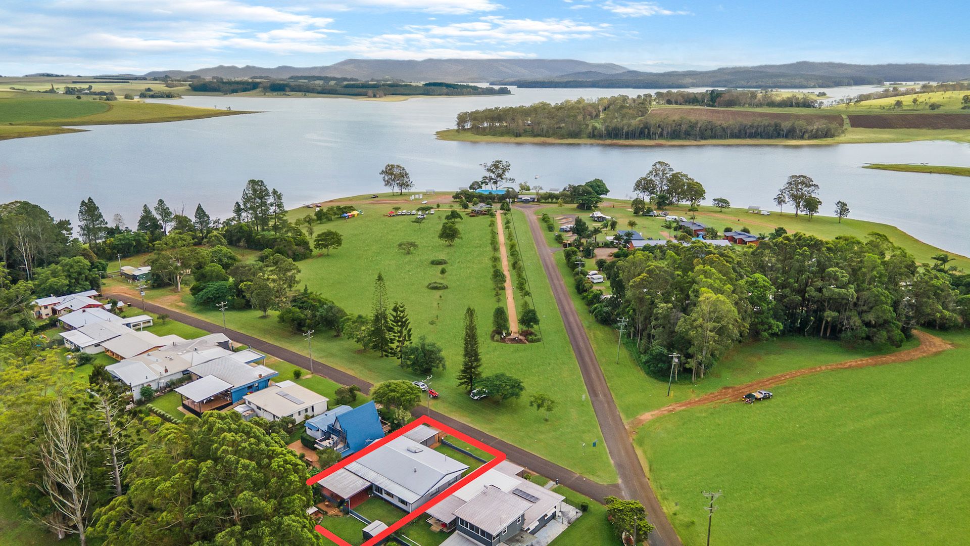 5 Lakeside Drive, Yungaburra QLD 4884, Image 0