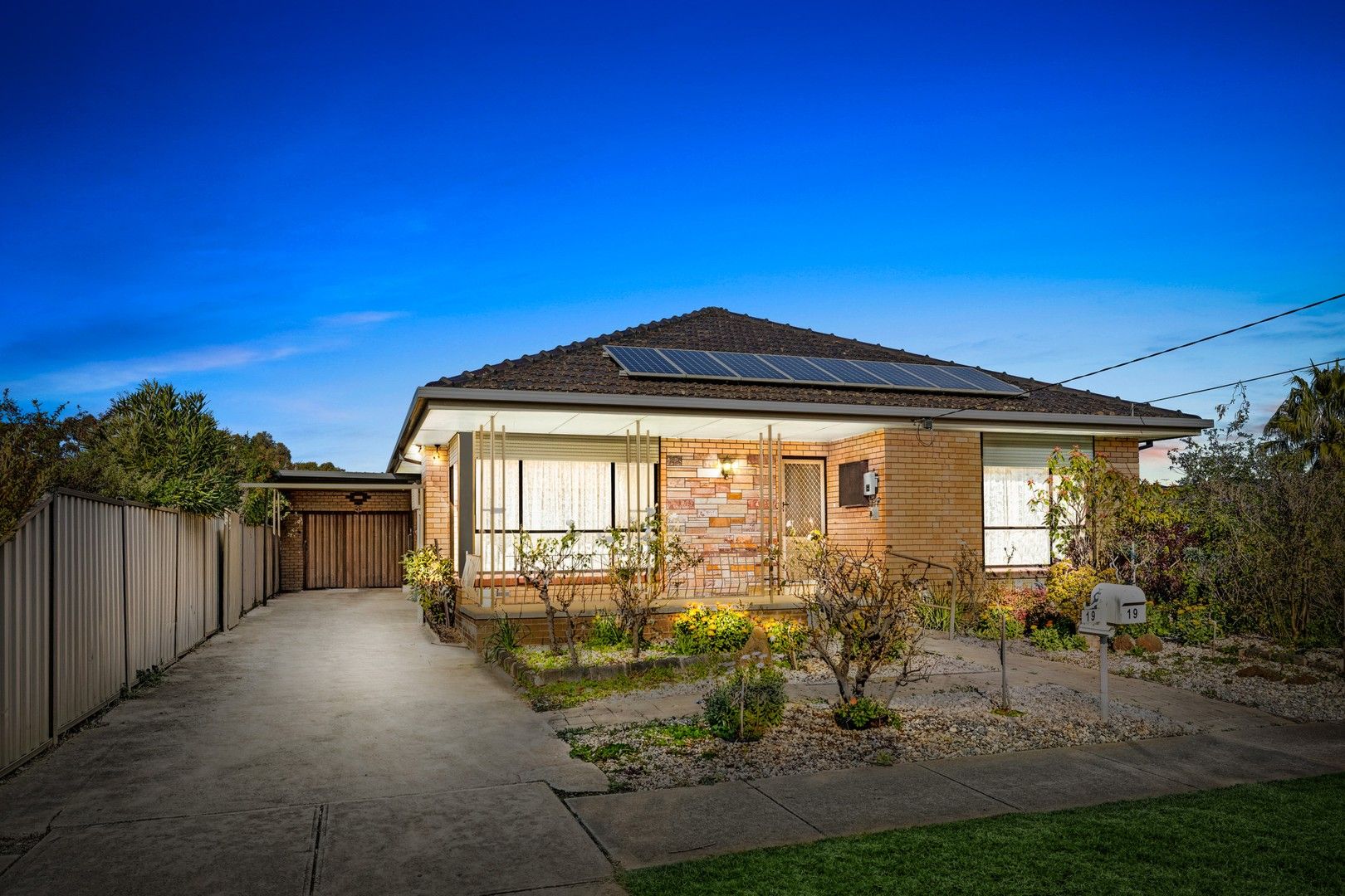 3 bedrooms House in 19 Edgar Street WERRIBEE VIC, 3030