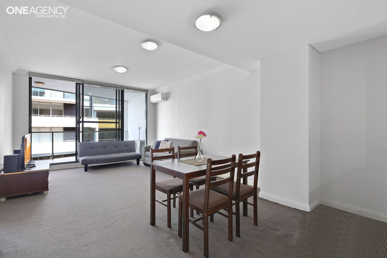 1 bedrooms Apartment / Unit / Flat in 612/31-37 Hassall Street PARRAMATTA NSW, 2150