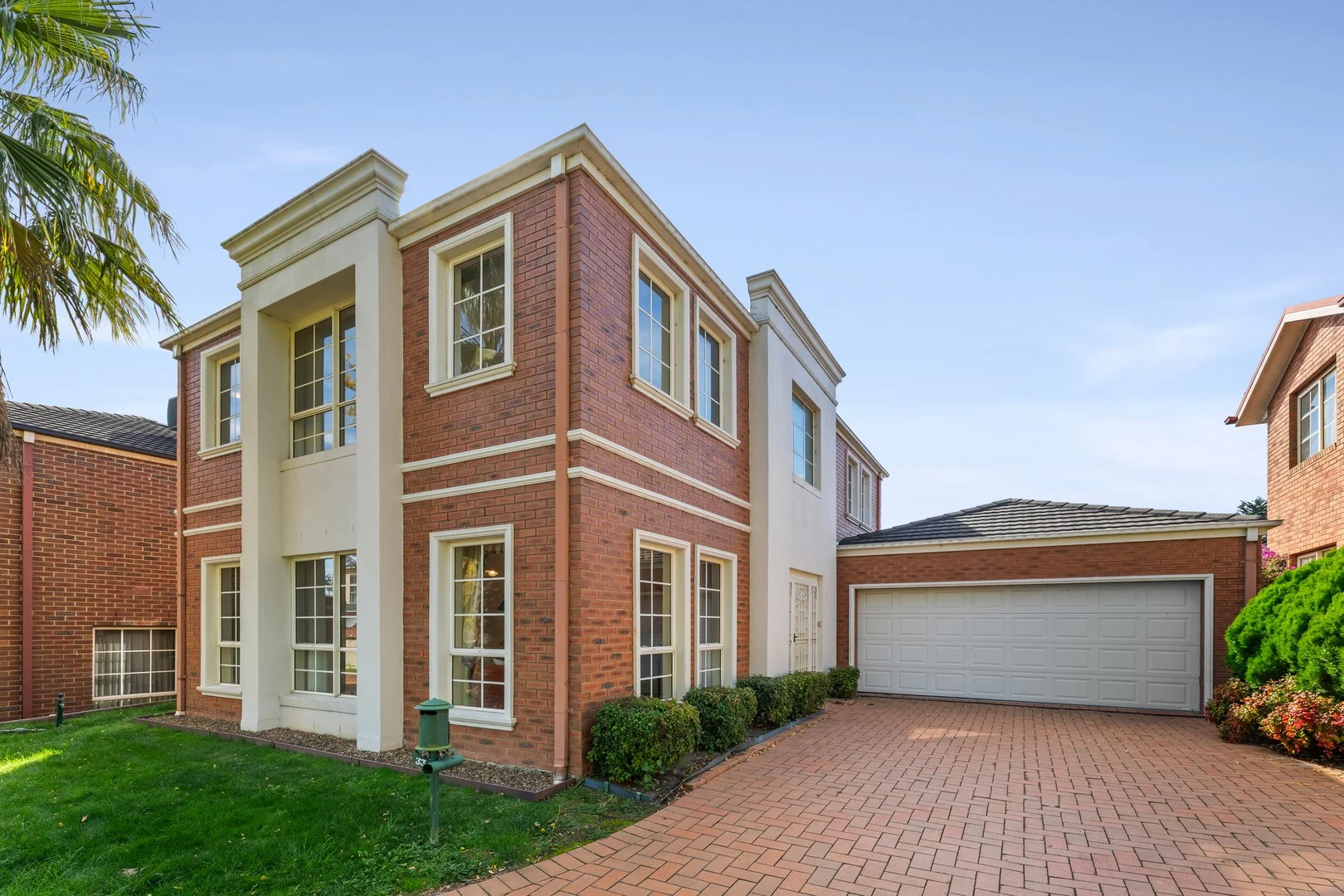 33 St Claire Walk, Doncaster East VIC 3109