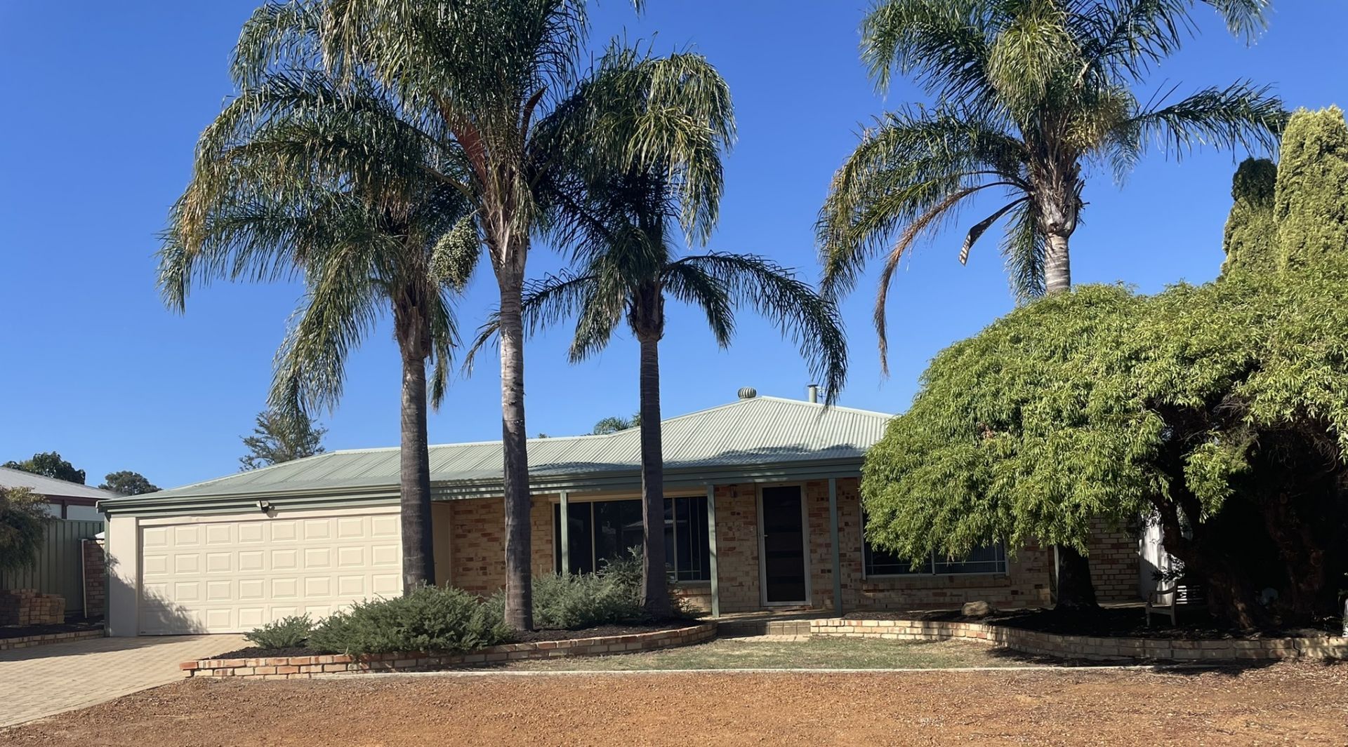 4 bedrooms House in 24 Bremer Court JANE BROOK WA, 6056