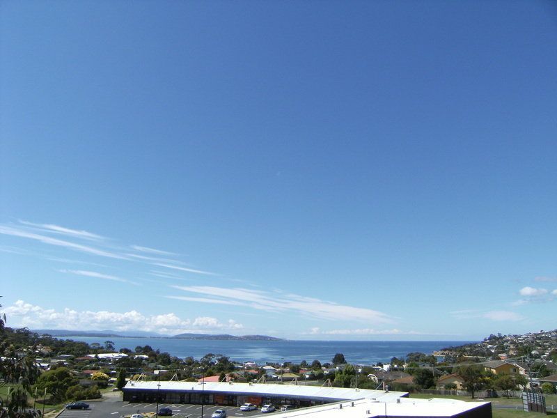 2 bedrooms Townhouse in 2/6 Opal Drive BLACKMANS BAY TAS, 7052