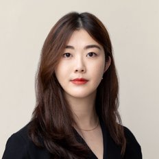 Joanna Au-Yeung, Sales representative