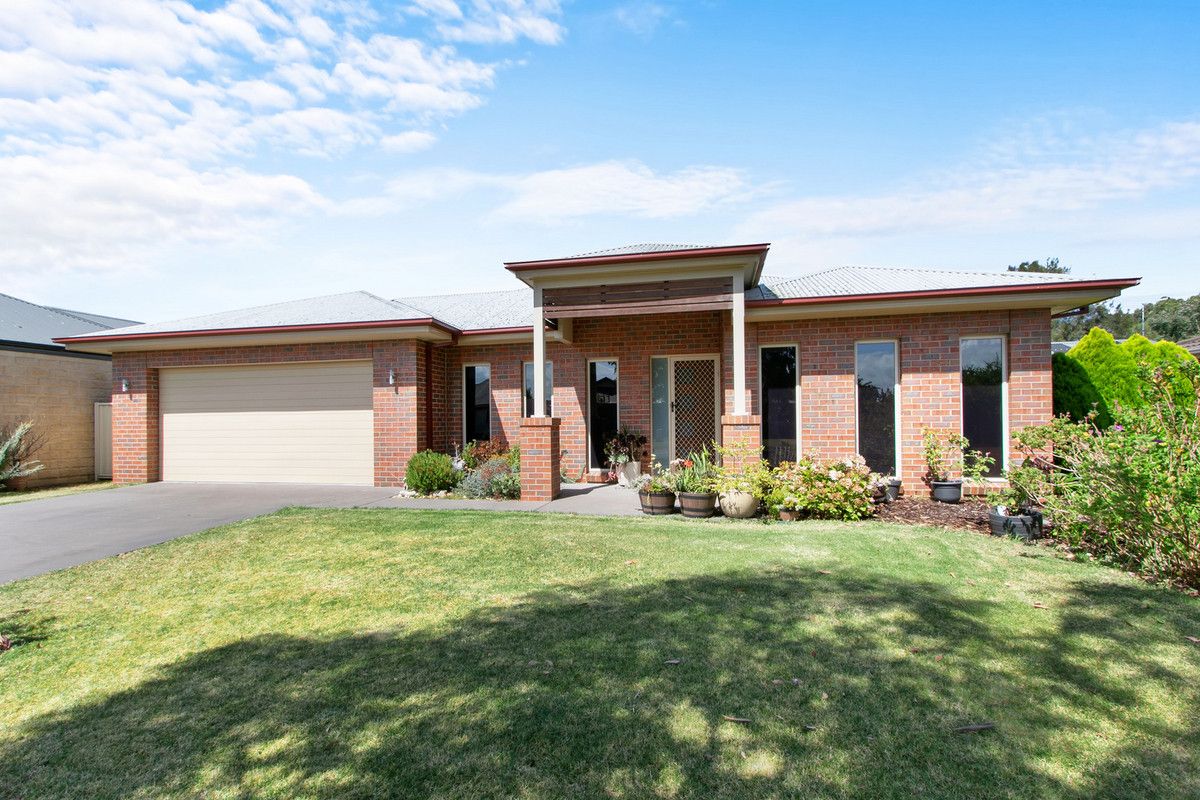 27 Marilyn Way, Sale VIC 3850, Image 0