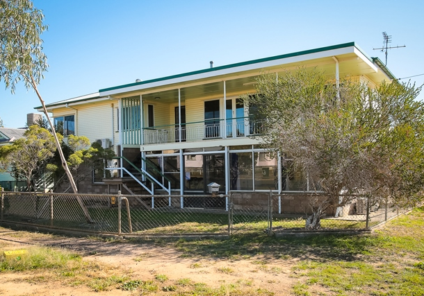 5 Fowles Street, Roma QLD 4455