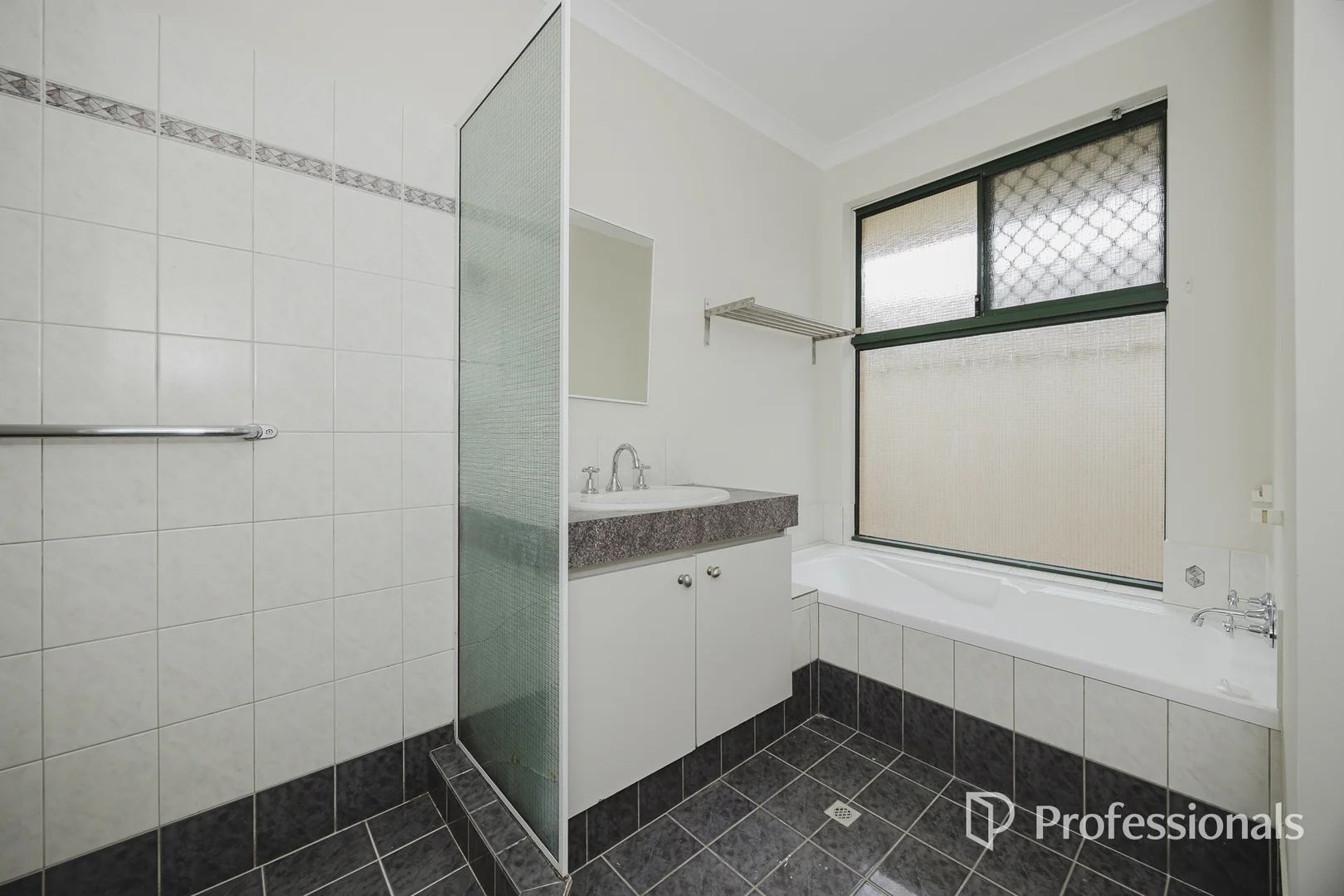Additional image 19 of 32 Parrotbush Crescent, Ellenbrook WA 6069