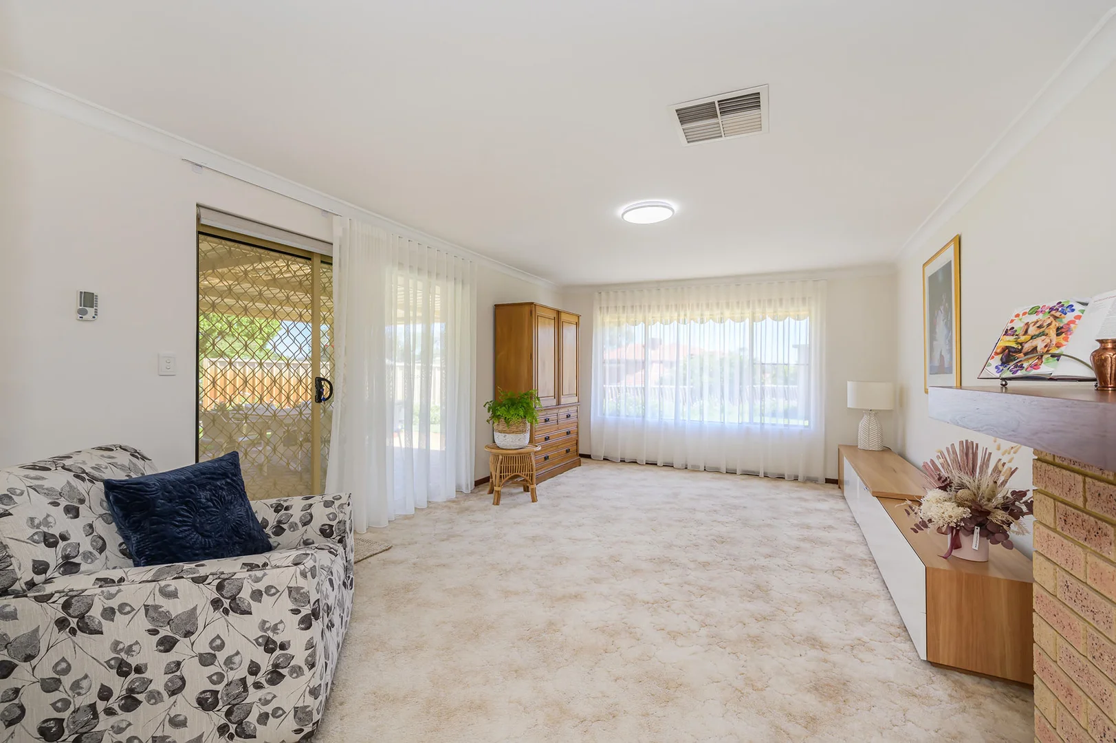 Additional image 14 of 33 Osborne Place, Stirling WA 6021
