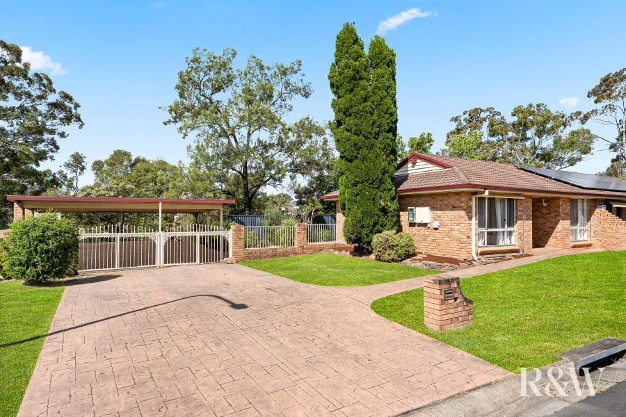 4 bedrooms House in 8 Concorde Place ST CLAIR NSW, 2759