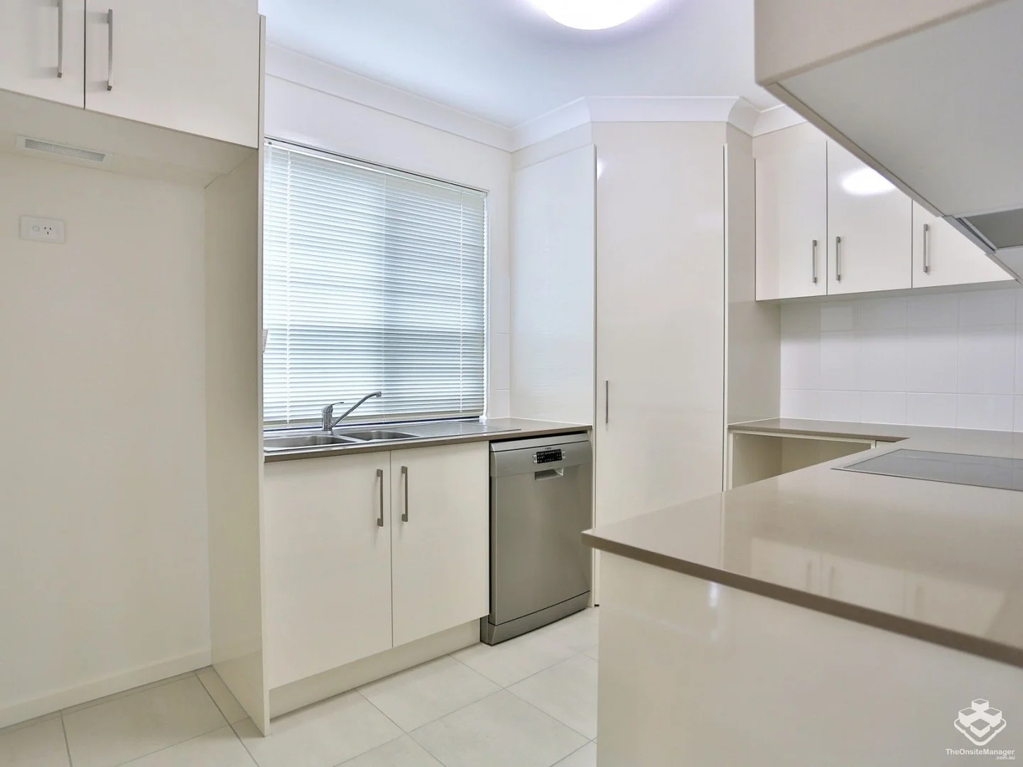 Additional image 3 of ID:21173616/10 Emerald Place, Bridgeman Downs QLD 4035